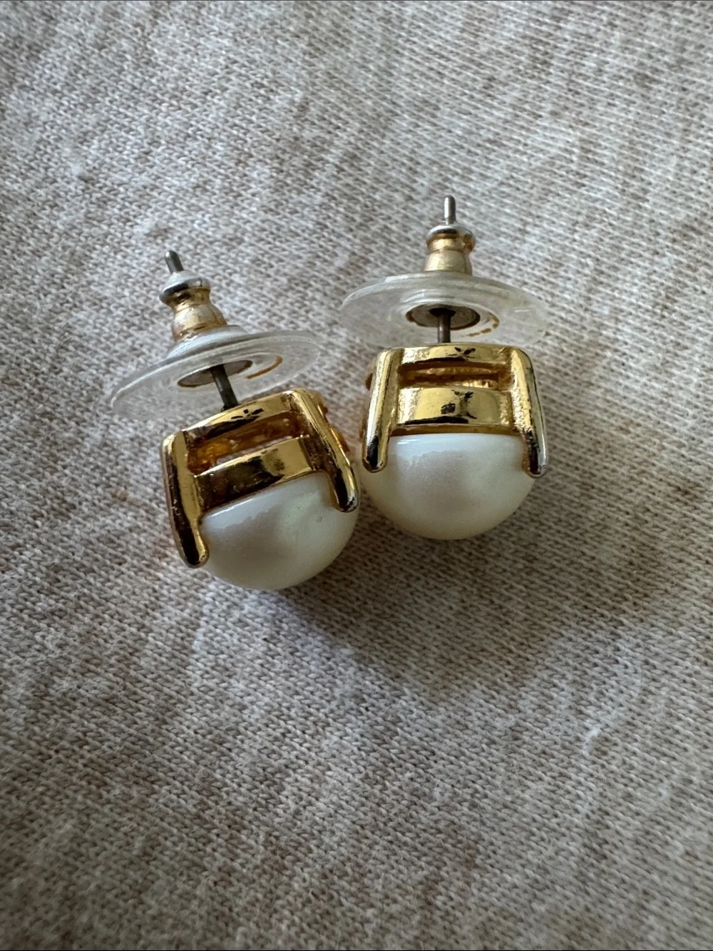 kate spade Pearl Stud Earrings with Gold Prongs - Ivory/Gold